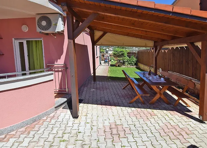 Apartment Illa